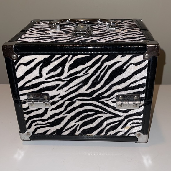 Caboodle train case - Picture 3 of 8